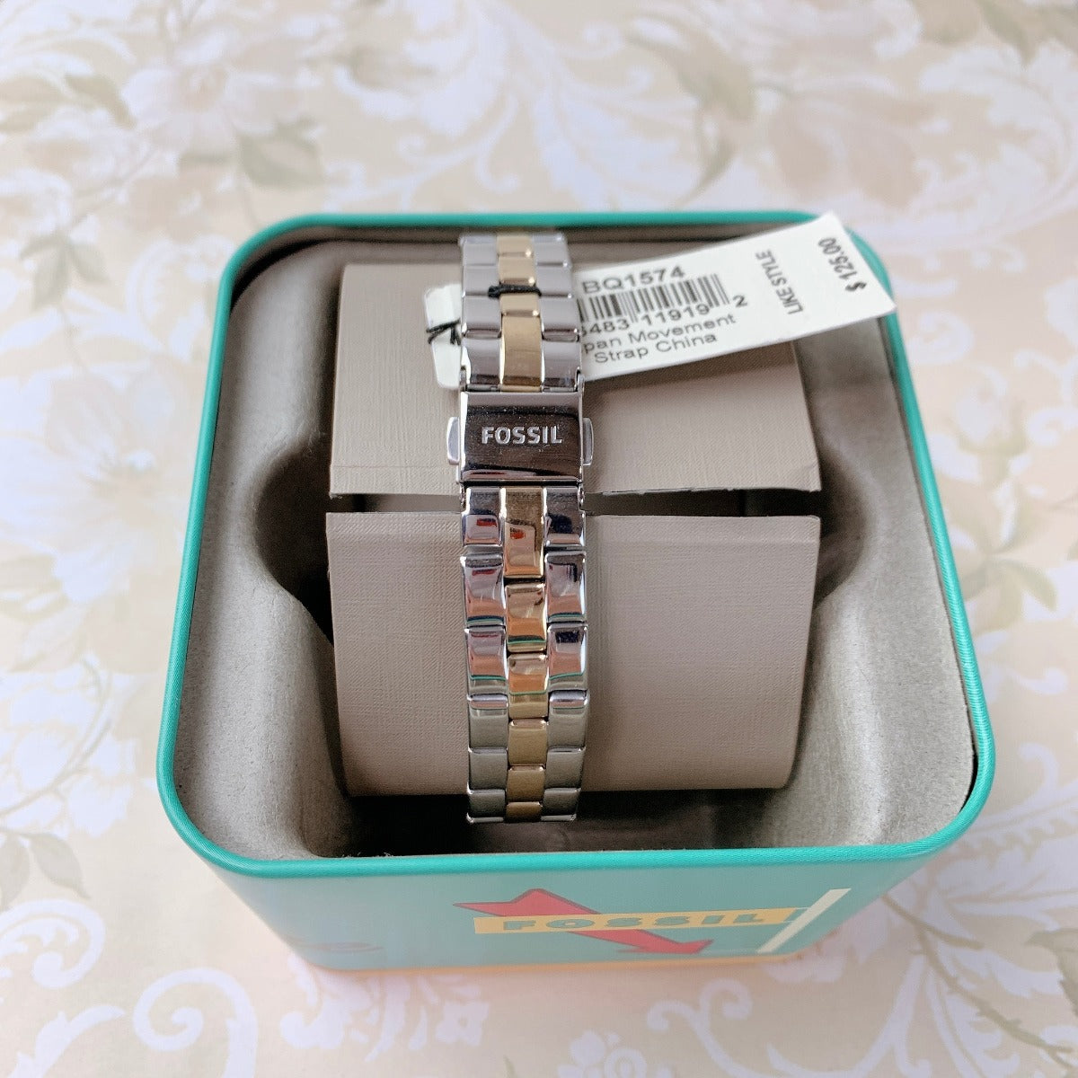 Fossil BQ1574 Modern Glitz Silver Dial Two Tone Stainless Steel Watch Fossil BQ1574 Modern Glitz Silver Dial Two Tone Stainless Steel Watch